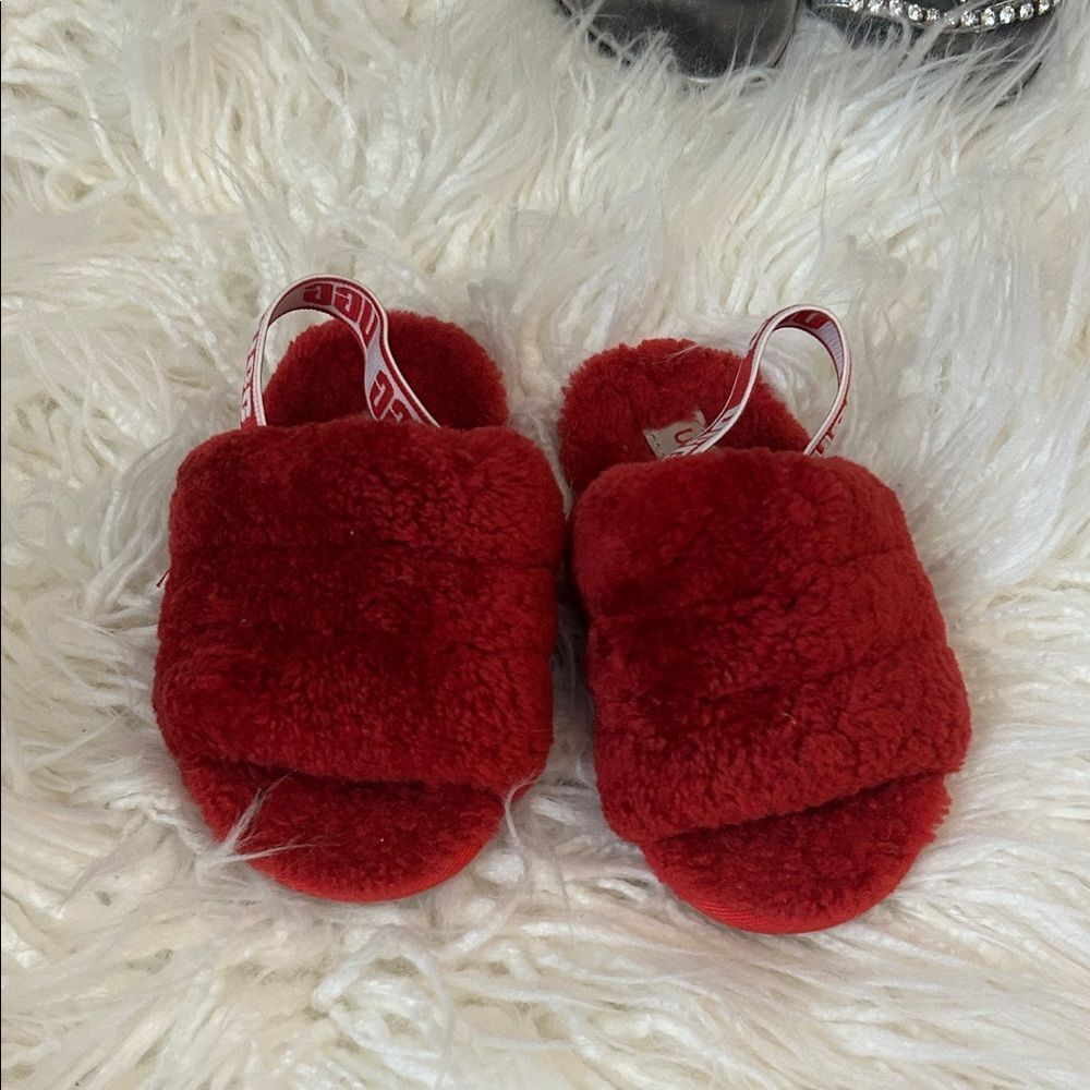 Kids Ugg fluff yea slippers size 9